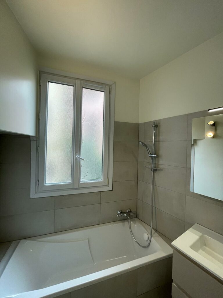 WhatsApp Image 2025-10-18 at 21.07.42